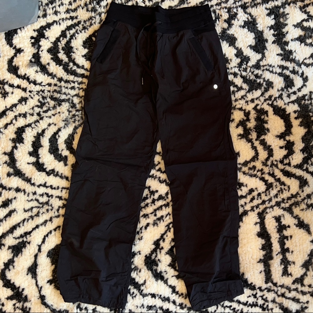 Lululemon studio pant size 6
